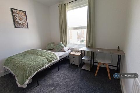 1 bedroom in a house share to rent, St. Andrews Road, Southsea, PO5