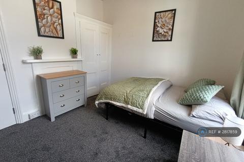 1 bedroom in a house share to rent, St. Andrews Road, Southsea, PO5