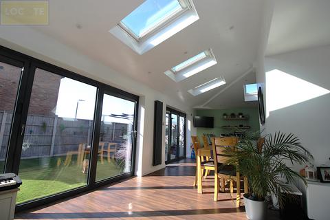3 bedroom semi-detached house for sale, Lydney Road, Flixton