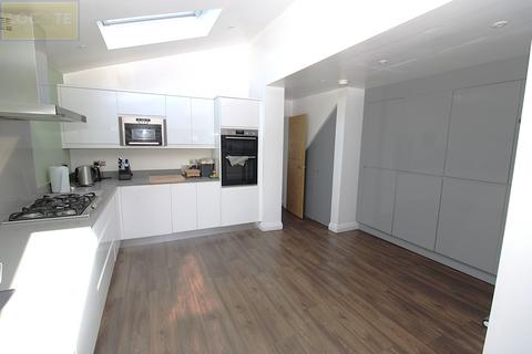 3 bedroom semi-detached house for sale, Lydney Road, Flixton