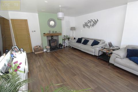 3 bedroom semi-detached house for sale, Lydney Road, Flixton