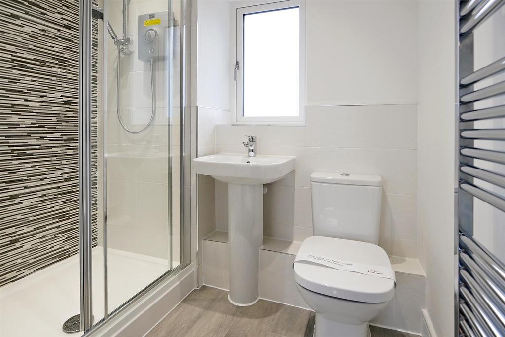 En - Suite Shower.jpg