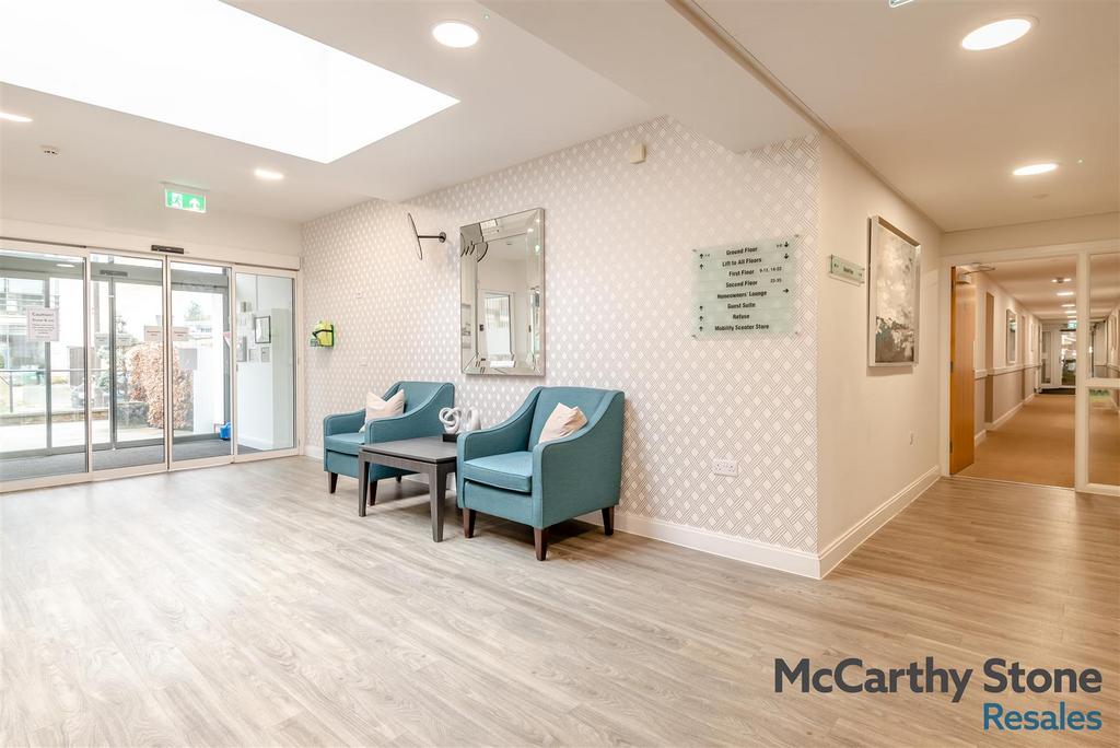 8680726-interior01.jpg