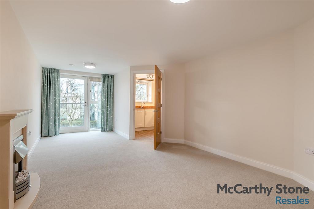 8680726-interior06.jpg