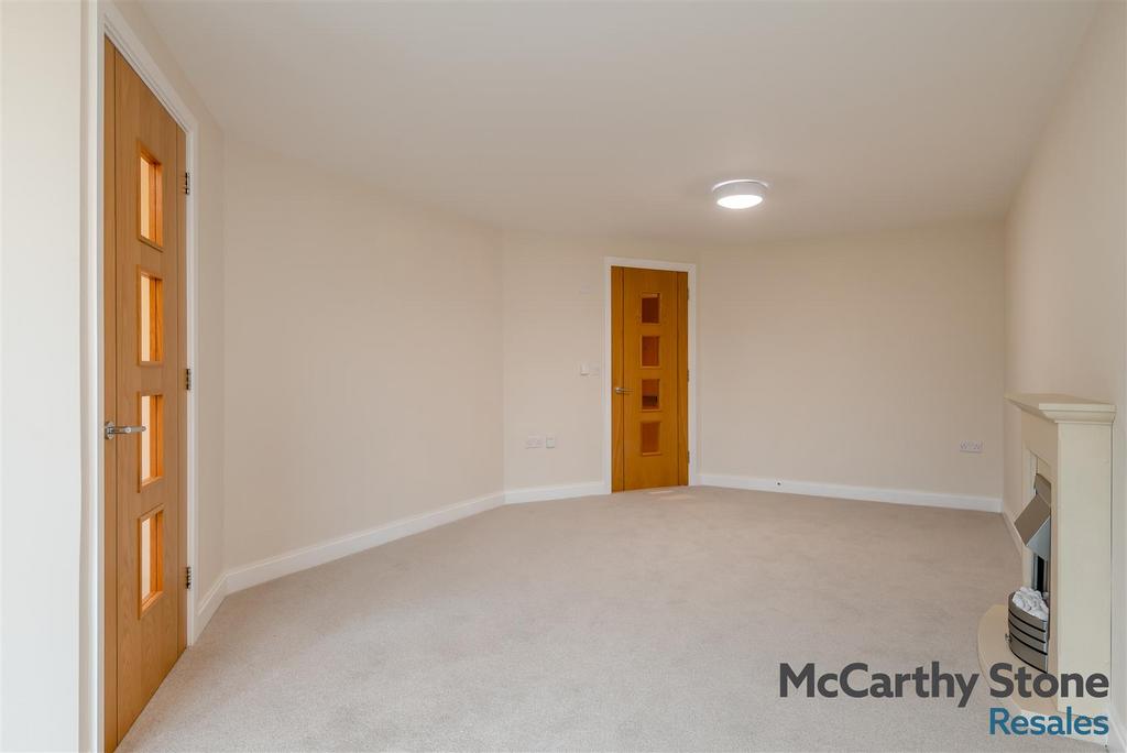 8680726-interior07.jpg