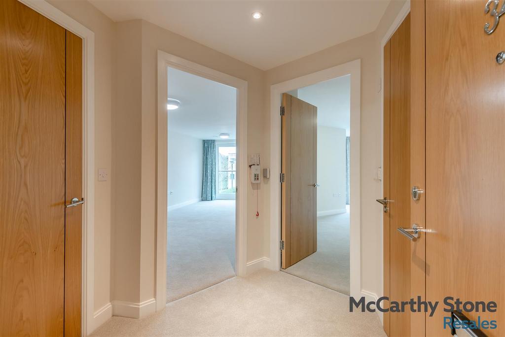 8680726-interior14.jpg