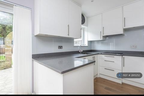 2 bedroom terraced house to rent, Ockley Road, Croydon, CR0