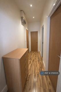 2 bedroom flat to rent, Church Road, London, NW4