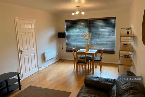 1 bedroom flat to rent, The Poplars, Pinner, HA5