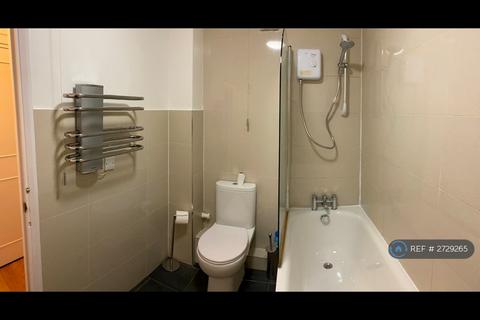 1 bedroom flat to rent, The Poplars, Pinner, HA5