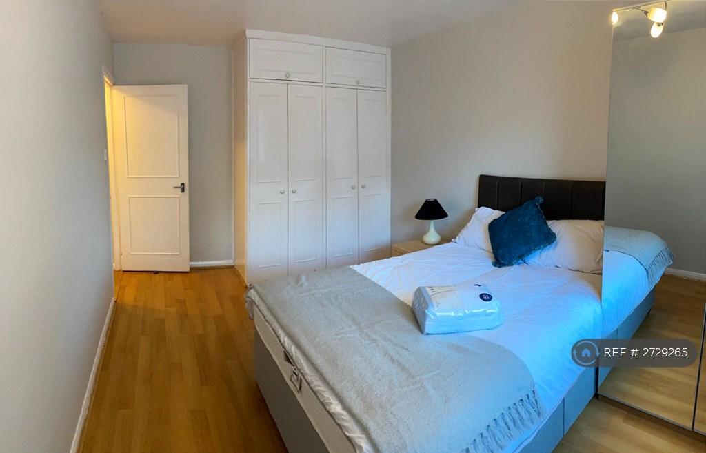 Double Bedroom With Ample Storage