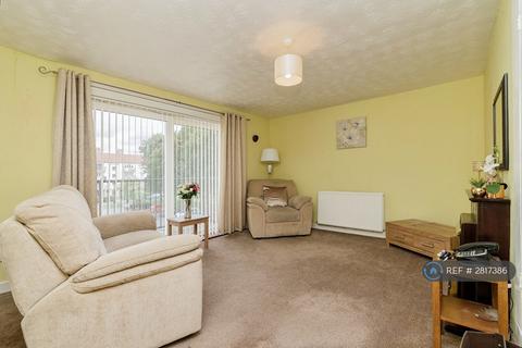 2 bedroom flat to rent, Kerrycroy Avenue, Glasgow, G42