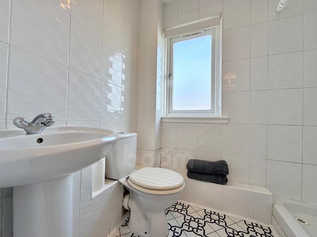 Campus Crescent shower room picture
