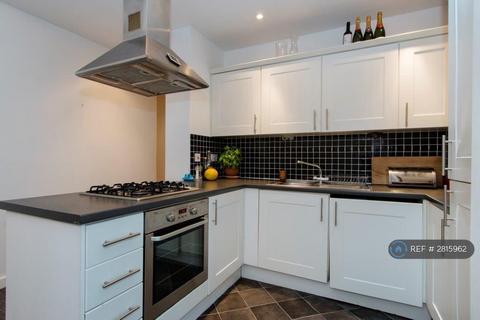 2 bedroom flat to rent, Bridgepoint Lofts, London, E7
