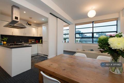 2 bedroom flat to rent, Bridgepoint Lofts, London, E7
