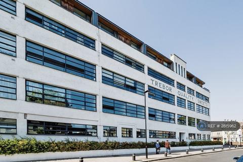 2 bedroom flat to rent, Bridgepoint Lofts, London, E7