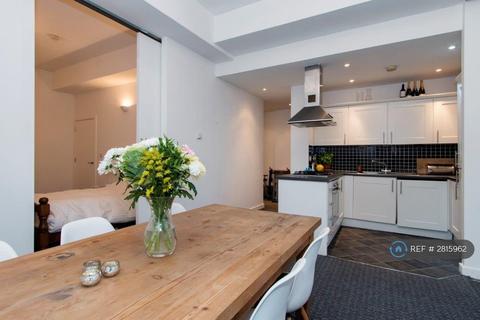 2 bedroom flat to rent, Bridgepoint Lofts, London, E7
