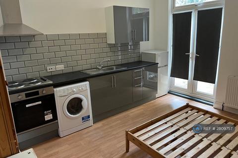 Studio to rent, London, London, SE27