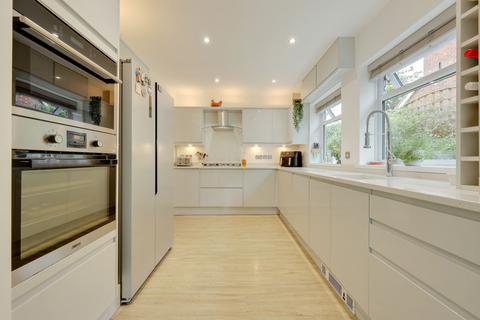 4 bedroom detached house for sale, Ferndale Road, Burgess Hill, RH15
