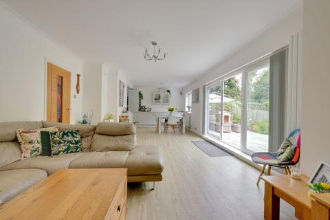 4 bedroom detached house for sale, Ferndale Road, Burgess Hill, RH15