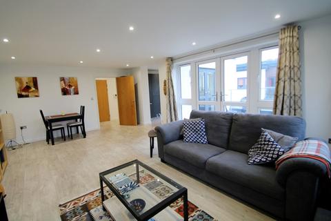 2 bedroom flat to rent, Bartlett Crescent, High Wycombe HP12