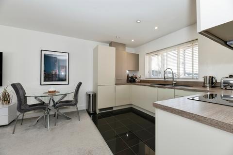 2 bedroom apartment for sale, Scholars Place, Walton-on-Thames, KT12