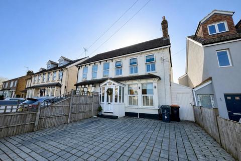 4 bedroom property to rent, Station Road, Dunstable