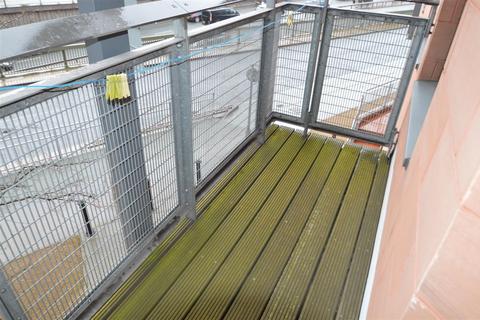 2 bedroom flat to rent, City Gate, Castlefield M15