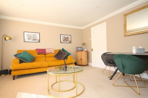 2 bedroom flat for sale, Brewery Road, Woking GU21