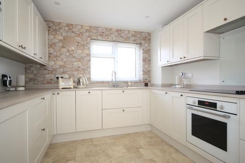 2 bedroom flat for sale, Brewery Road, Woking GU21