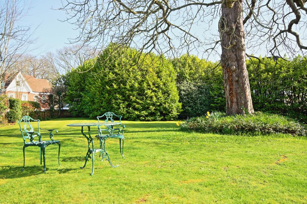 Landscaped Communal Gardens