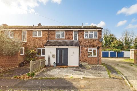 4 bedroom end of terrace house for sale, Adkins Road, Waltham St. Lawrence, Reading, Berkshire, RG10