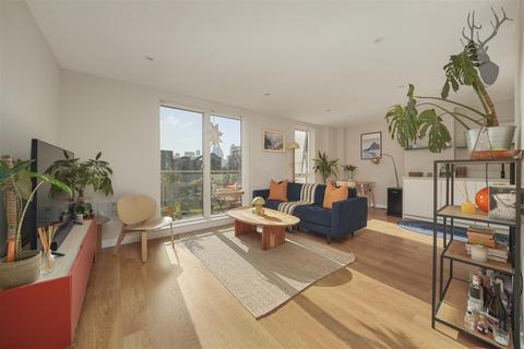2 bedroom flat for sale, Ceram Court, Bow