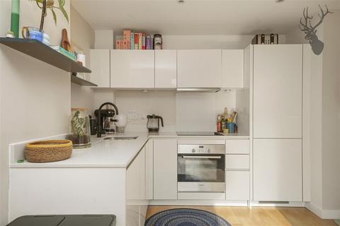 2 bedroom flat for sale, Ceram Court, Bow