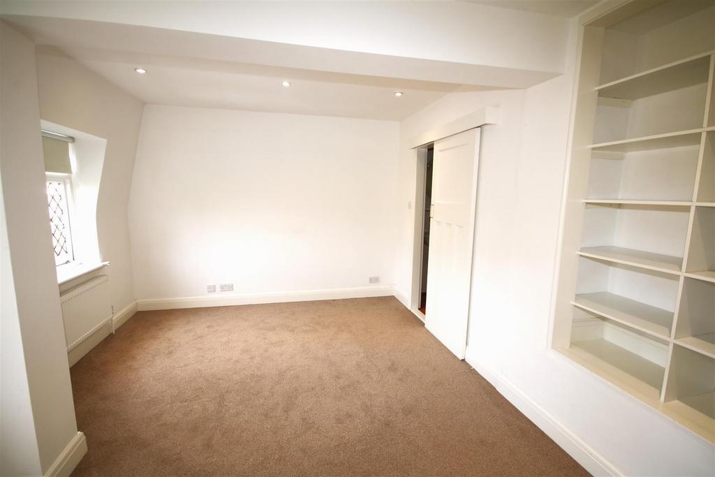 Bedroom 1b.JPG