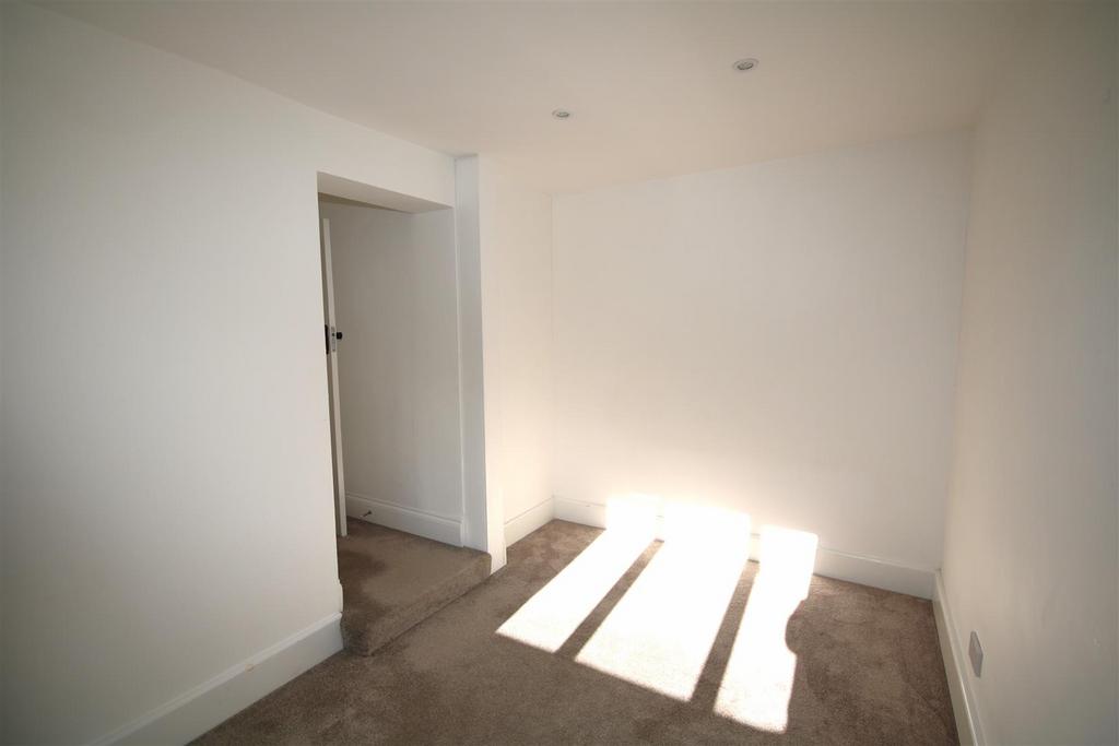 Bedroom 4a.JPG