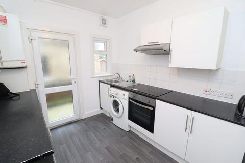1 bedroom flat to rent, Davenport Road, Catford SE6