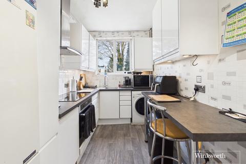 4 bedroom terraced house for sale, Hill View Gardens, London NW9