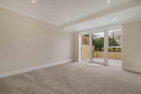 undefined, Grange Close, Kent TN16
