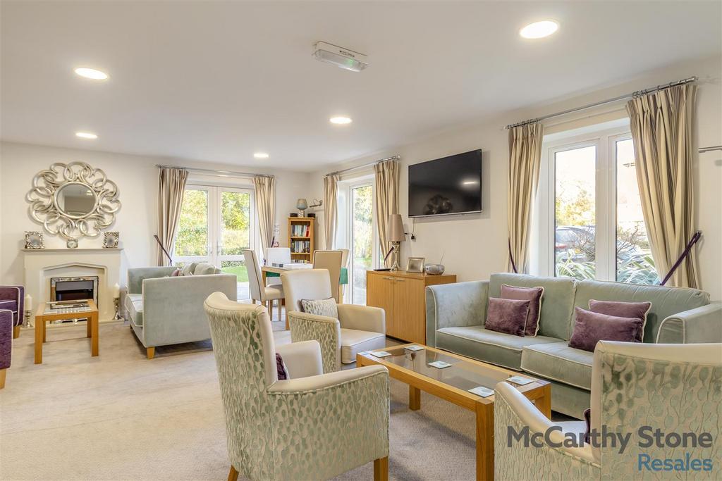 8680883-interior02.jpg