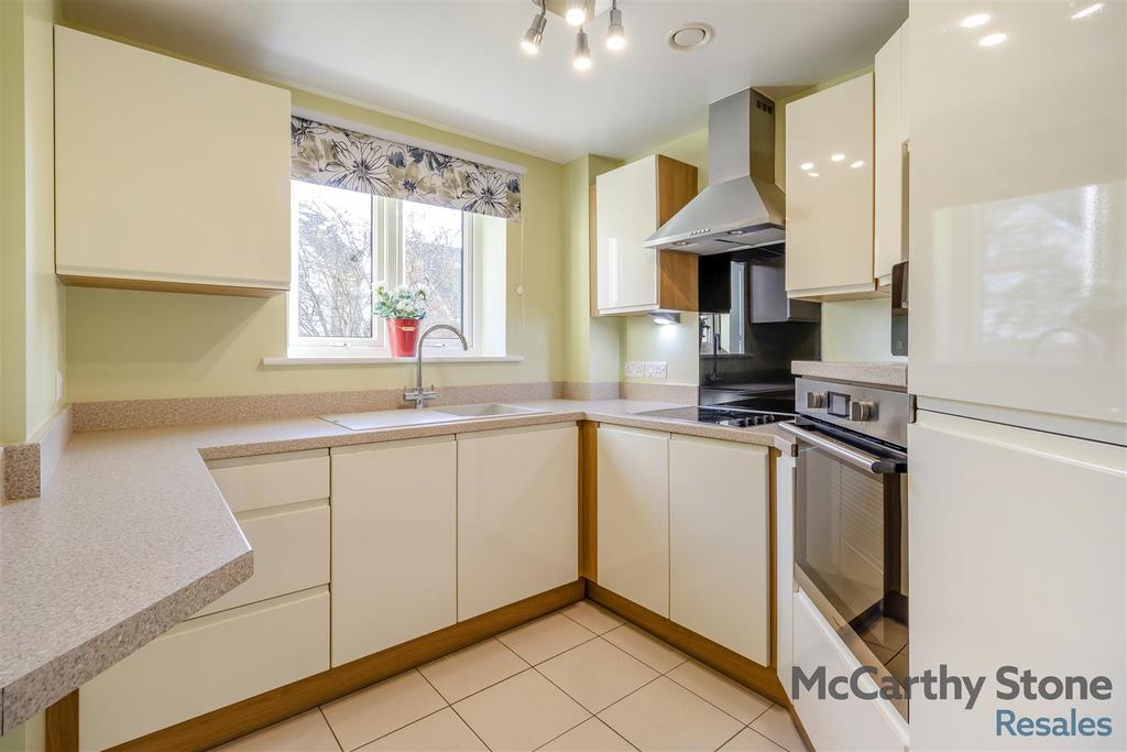 8680883-interior09.jpg