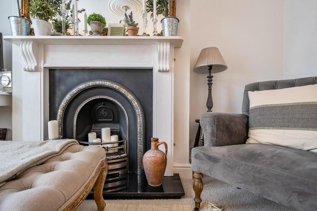 Living room 2.jpg
