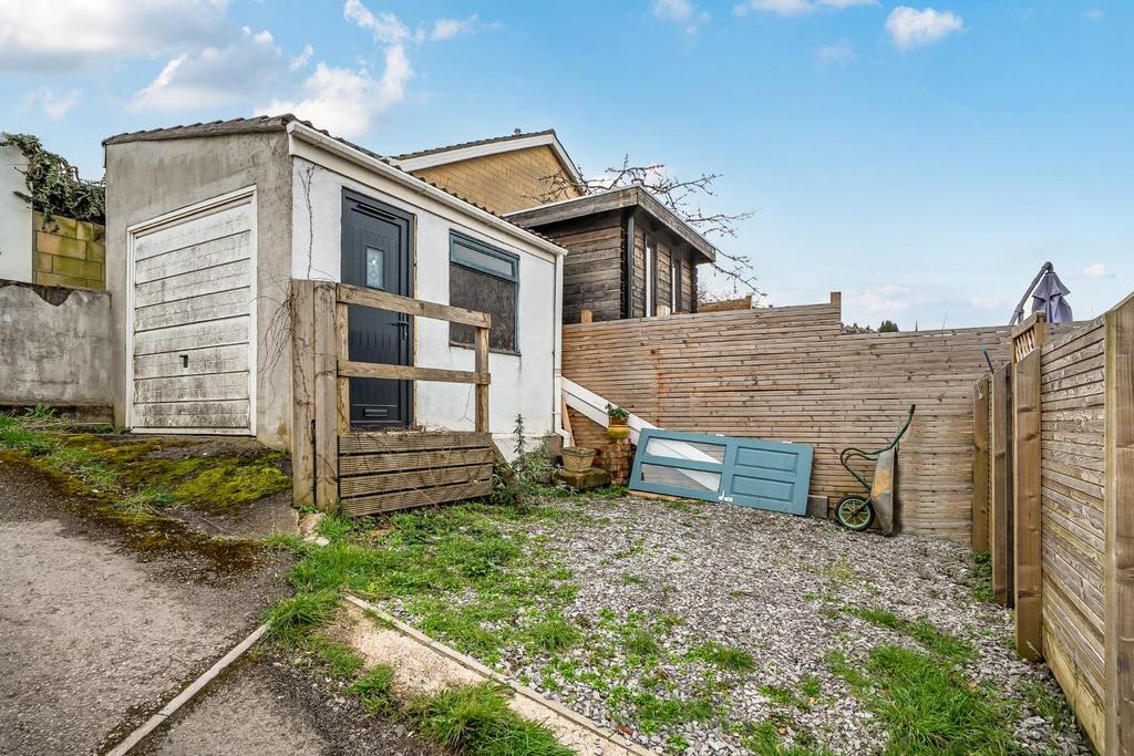 Outbuilding.jpg
