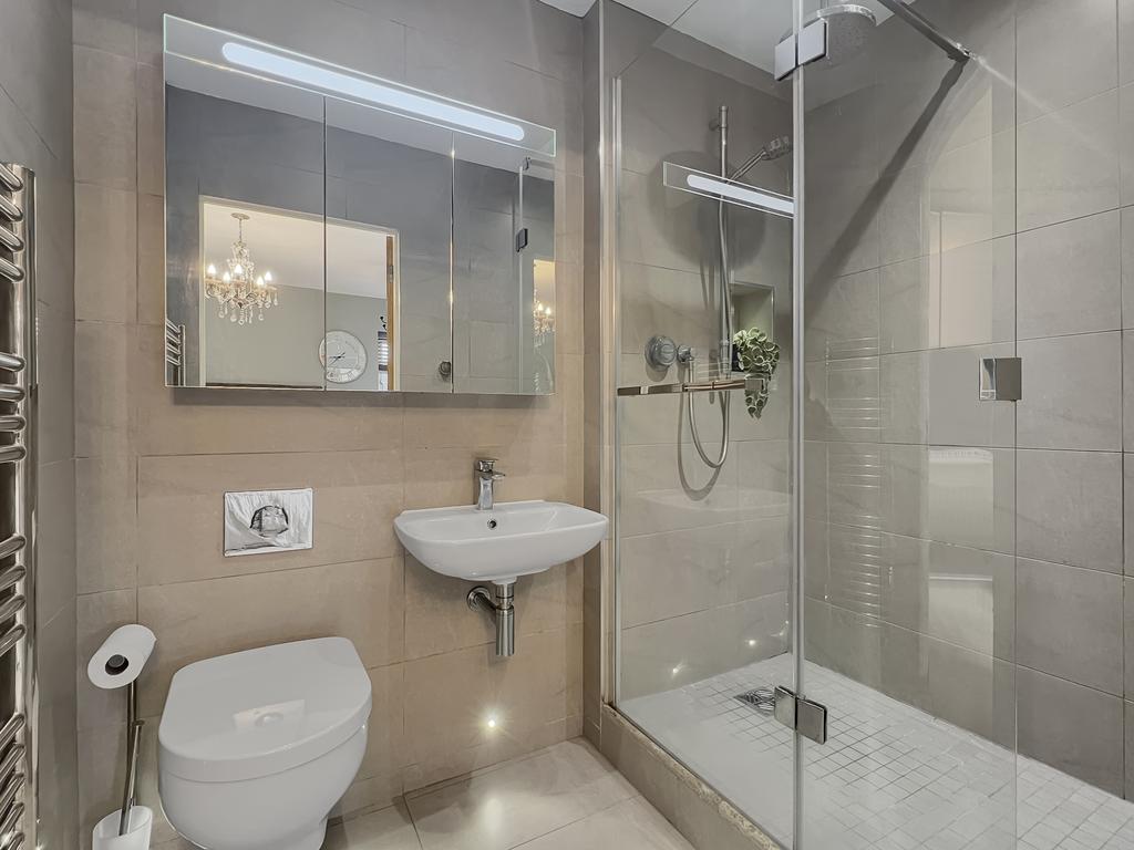 En Suite One