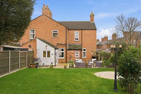 2 bedroom end of terrace house for sale, Albert Road, Evesham, WR11