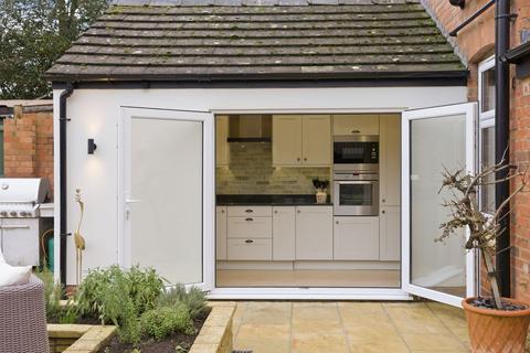 2 bedroom end of terrace house for sale, Albert Road, Evesham, WR11