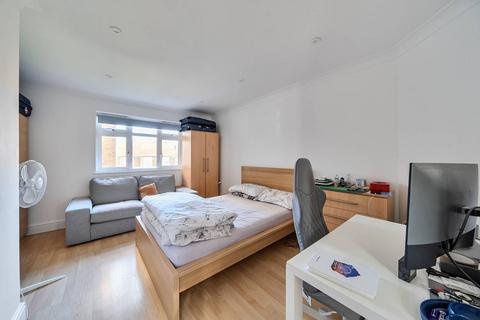 2 bedroom flat for sale, Forge Lane, Northwood, HA6