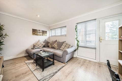 2 bedroom flat to rent, Brook Lane North, Brentford TW8