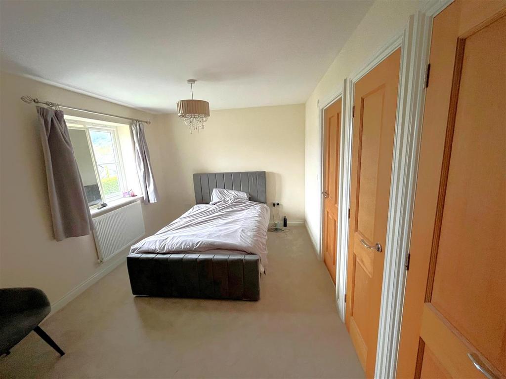 Bed4.jpg