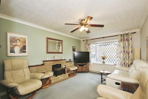 2 bedroom detached bungalow for sale, Harpe Close, Pinchbeck, Spalding